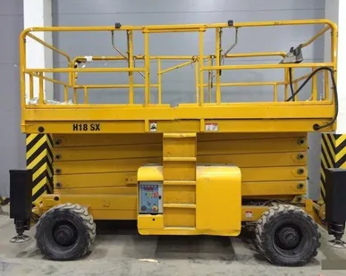 фото Аренда ножничных подъемников 8-18 м