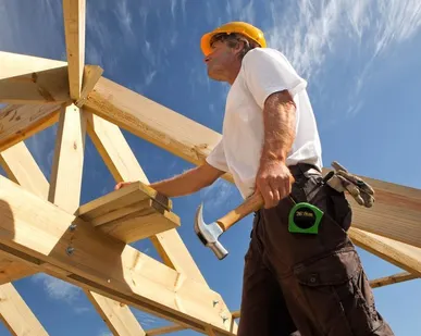 фото Подшивка карнизов (прфлистом)