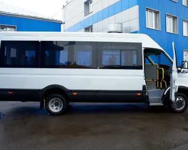 фото Iveco Daily 2227UU-913 (20+6) вход через переднюю дверь