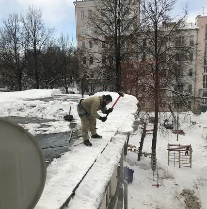 Фото №0 Удаление сосулек и наледи