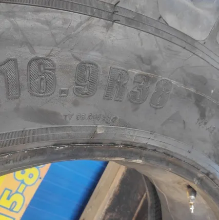 Фото №1 Шина 16.9 R38 Ф-52 Белшина 8 141 A8 TT