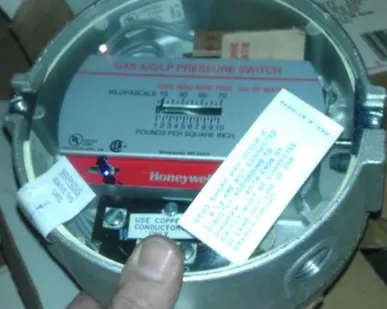 фото Газовое реле Honeywell 437G 1036