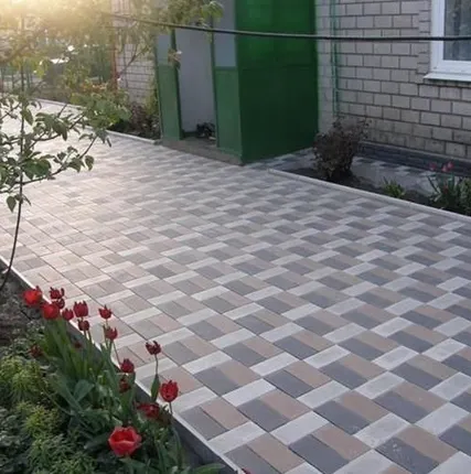 Фото №0 Тротуарная плитка «Квадрат «24х24» h = 4см коричневый