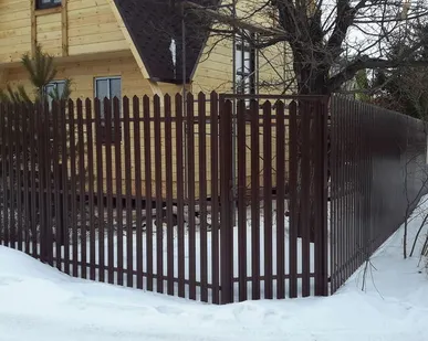 фото Заборы из металлоштакетника