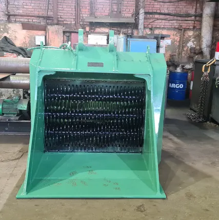 Фото №0 На экскаватор и фронт. погрузчик просеивающий ковш валково-дробильный