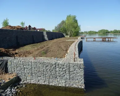 фото Укрепление берегов габионами