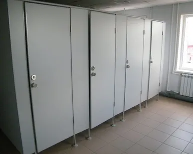 фото Монтаж сантехнических перегородок