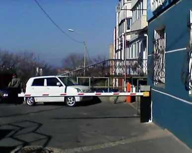 фото Шлагбаум DoorHan с монтажом