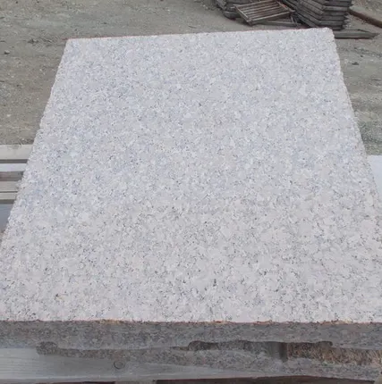 Фото №0 Горбушка гранитная по типу памятник скала Головыринский гранит