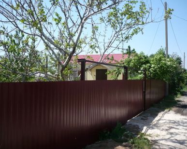 фото Заборы из профлиста