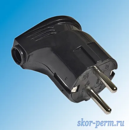 Фото №0 Вилка евро угловая 16А черная