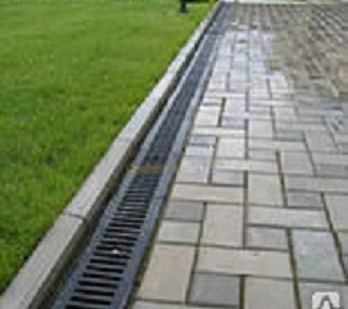 фото Лоток (канал, желоб) водоотводный ЛВ-бетонный DN100 для устройства газона