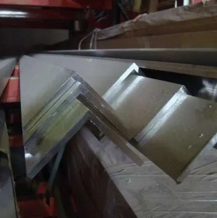 Фото №0 Уголок нержавеющий 08Х18Н10 AISI 304 20х20х4