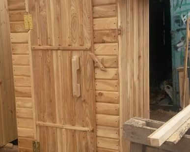фото Туалет из лиственницы