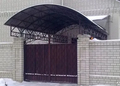 фото Навес из поликарбоната под машину