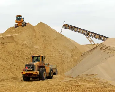 фото Песок с доставкой от 3 кубов