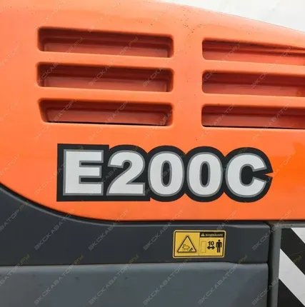 Фото №2 Аренда гусеничного экскаватора UMG E200C, Санкт-Петербург