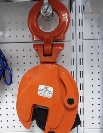 Фото №0 Захват вертикальный поворотный 2 тн., захват листа 0-25 мм.