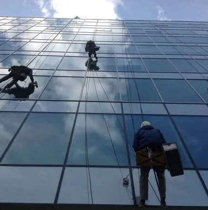 Фото №0 Мойка фасадов зданий