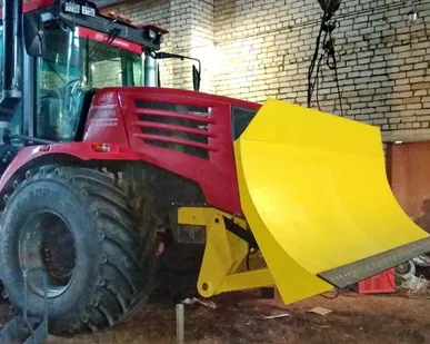 фото Отвал бульдозерный БП-3,3Г передний с гидравлическим поворотом для тракторов Кировец К-744 и 739