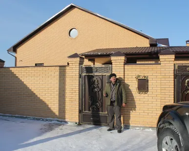 фото Калитка входная кованая, ворота распашные откаточные красивые кованые