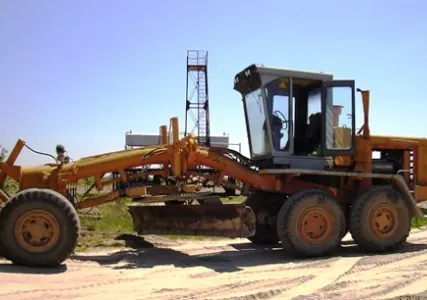 Фото №0 Аренда автогрейдера JOHN DEERE 670B