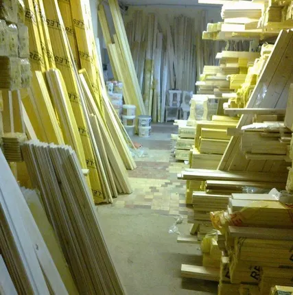 Фото №0 Плинтус(деревянный погонаж)