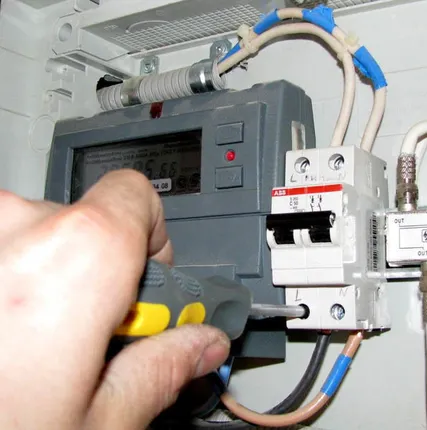 Фото №0 Монтаж электропроводки в различных строениях