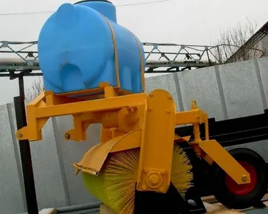 фото Щетка дорожная ЩД-01 LEX с поливом бак 300 литров для МТЗ, ЮМЗ