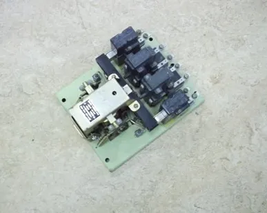 фото Контактор КМ 2712-18