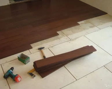 фото УКЛАДКА МАССИВНОЙ ПОЛОВОЙ ПАРКЕТНОЙ ДОСКИ