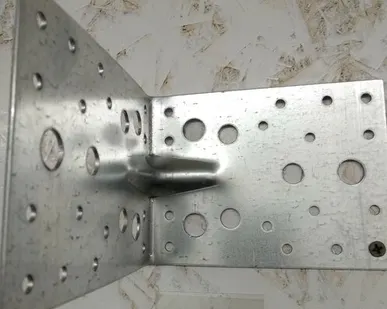 фото Крепежный уголок усиленный 130х130х100