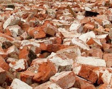 фото Битый кирпич в фундамент