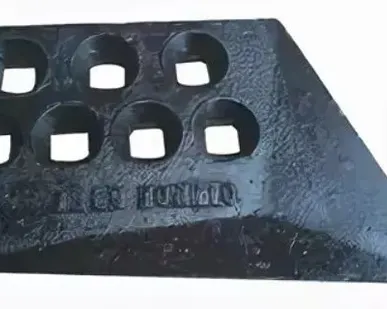 фото Нож  угл. Т9.01, Т11.01, Т15.01  011501-93-21/21-01 (литьё) на спец технику Четра (Промтрактор)