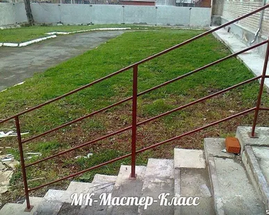 фото Перила для крыльца из металла