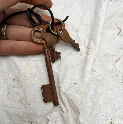 Фото №0 Ключ старинный металл 9 см набор 3 шт.