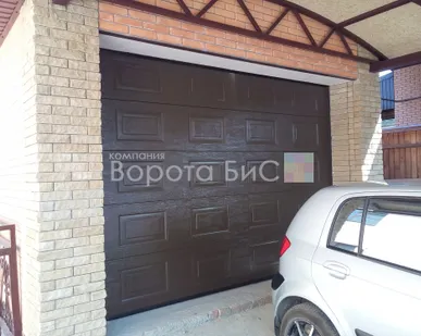 фото Ворота секционные, роллетные Алютех