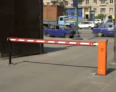 фото Автоматический шлагбаум