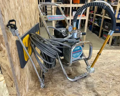 фото Краскопульт безвоздушный DSHI 3-880A