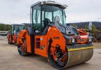 Фото №0 Строительная компания сдает каток JCB Vibromax VM 75D