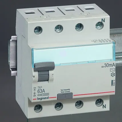 Фото №0 Выключатель автоматический 3п 10А С 6кА TX3 Legrand