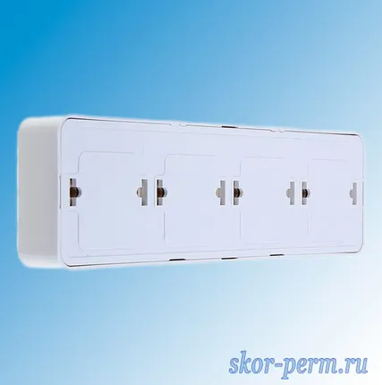 Фото №1 Розетка 4ОП