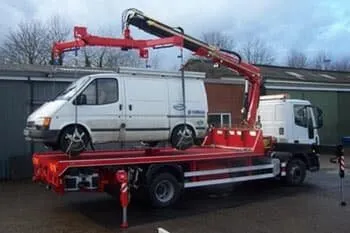 Фото №0 Эвакуатор Тип платформы: прямая Грузоподъемность шасси: 8т Длина платформы: 8м Ширина платформы: 2,3м Грузоподъемность крана: 4т