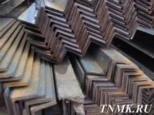 фото Уголок стальной равнополочный 180х180х11 мм 09Г2C ГОСТ 8509-93