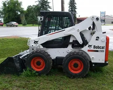 фото Аренда Универсального Минипогрузчика BOBCAT S650 экскаватор, каток, вилы