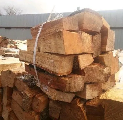 Фото №0 Дрова колотые для мангала дуб