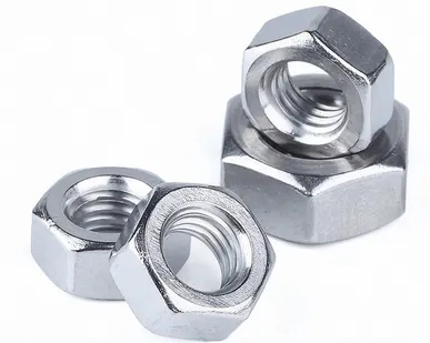 фото Гайка шестигранная DIN 934 М10, класс прочности 10, оцинкованная сталь
