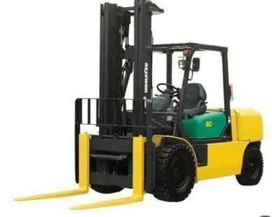 фото Аренда вилочного погрузчика KOMATSU FD50AT-7