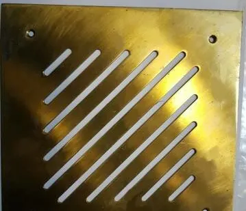 фото Решетки напольные 200x200 из латуни