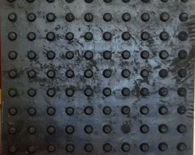 фото Плита животноводческая, размер 1800х1200х20 мм., шипованная